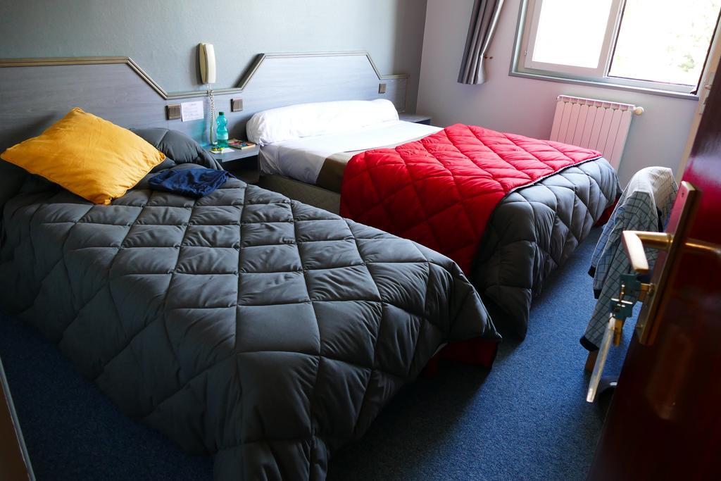 ホテル Logis La Rose Des Vents ボルヴィック 部屋 写真